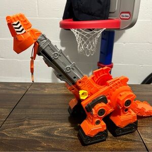 Dinotrux skya car ramp